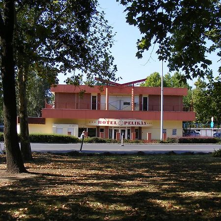 Hotel Pelikan Hódmezővásárhely Esterno foto