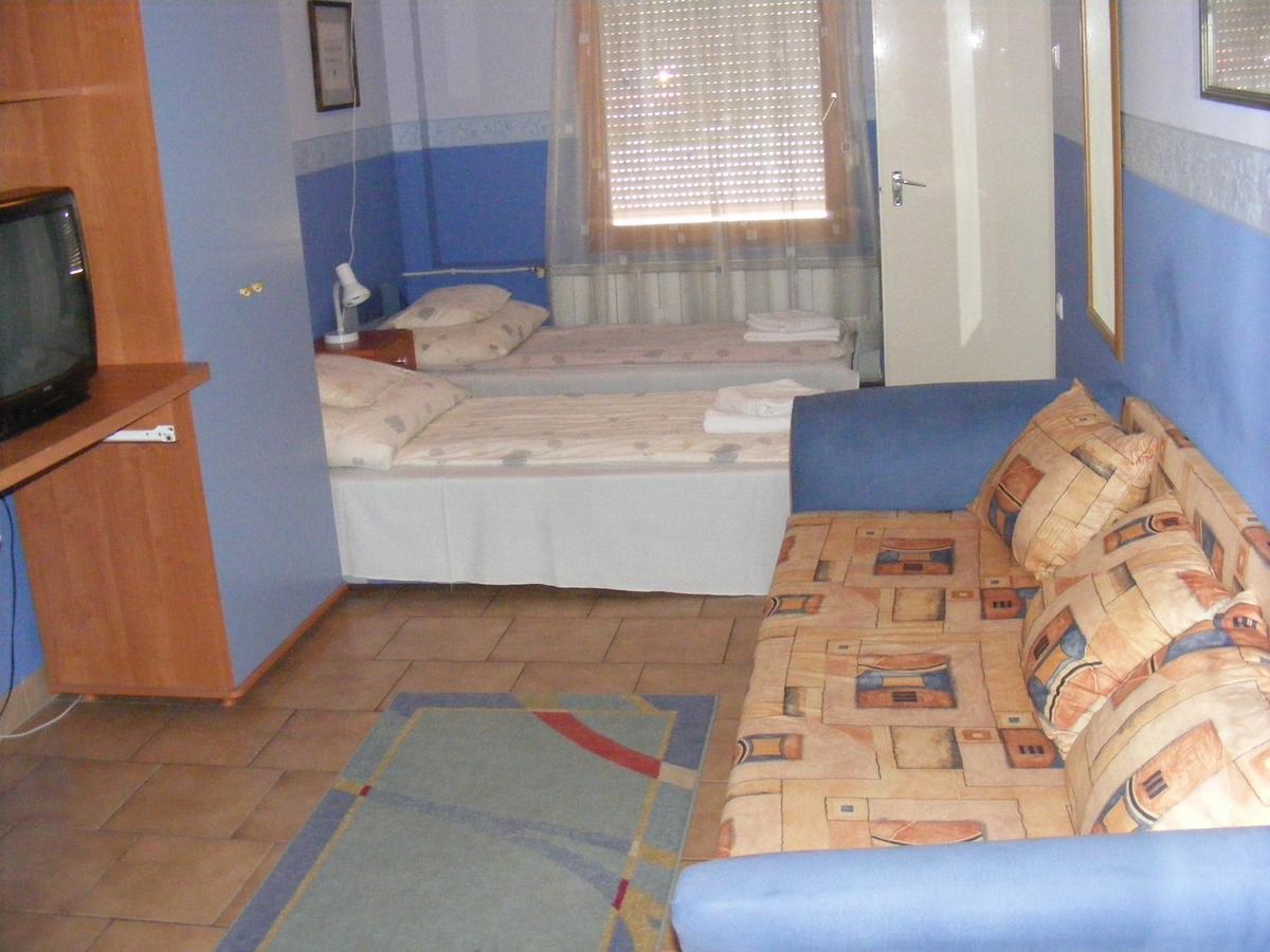 Hotel Pelikan Hódmezővásárhely Esterno foto