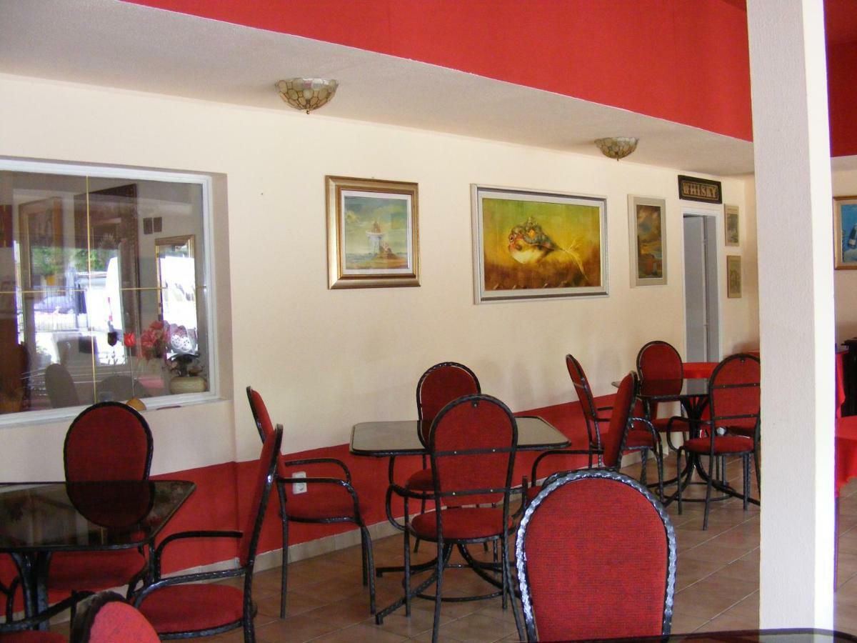 Hotel Pelikan Hódmezővásárhely Esterno foto