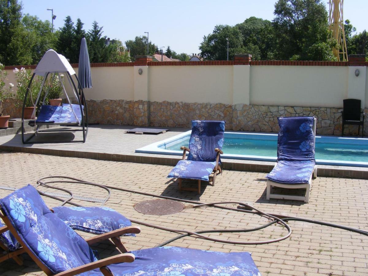 Hotel Pelikan Hódmezővásárhely Esterno foto