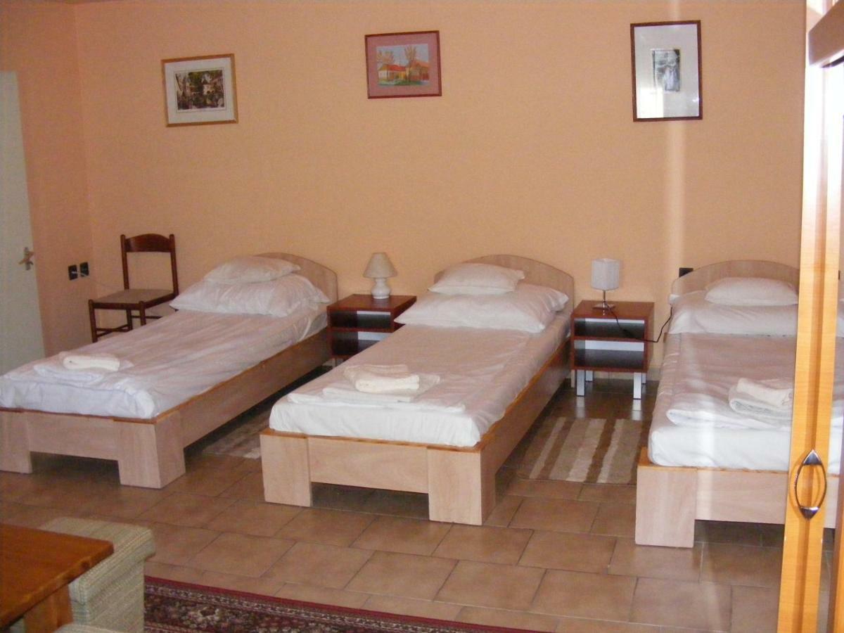 Hotel Pelikan Hódmezővásárhely Esterno foto