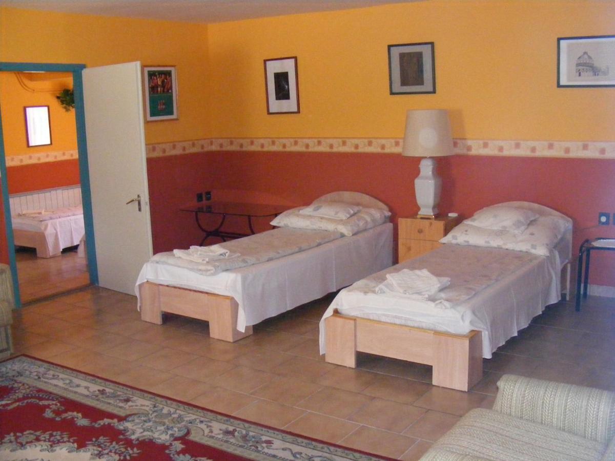Hotel Pelikan Hódmezővásárhely Esterno foto