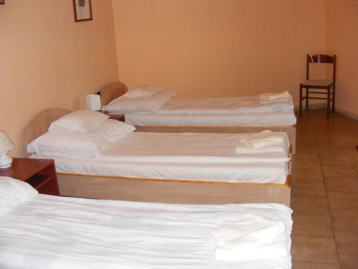 Hotel Pelikan Hódmezővásárhely Esterno foto
